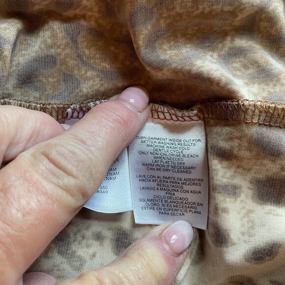 JONES new York Animal Print 3/4 Sleeve Drape Neck Trendy Sexy Top PM - Picture 6 of 7